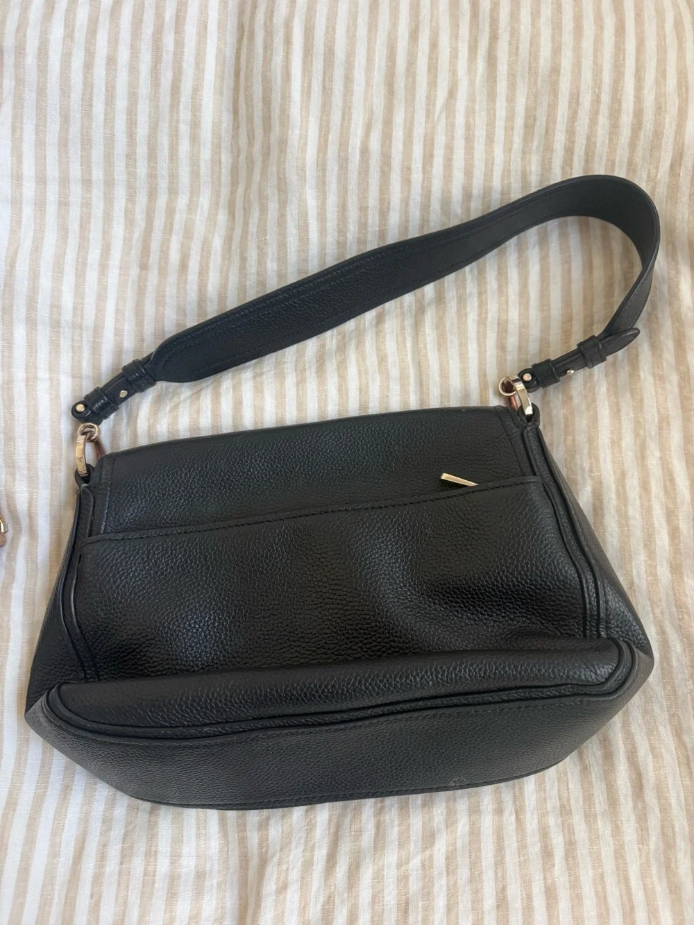 Kate Spade black leather shoulder bag purse #katespade #leather